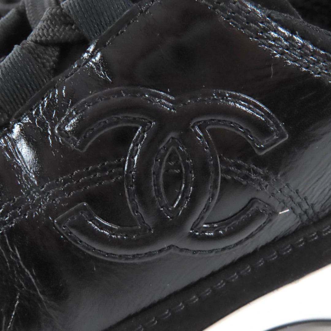 Pristine CHANEL Low cut sneakers COCO Mark black leather Women 37 G46609