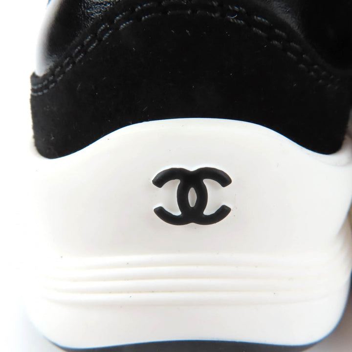 Pristine CHANEL Low cut sneakers COCO Mark black leather Women 37 G46609