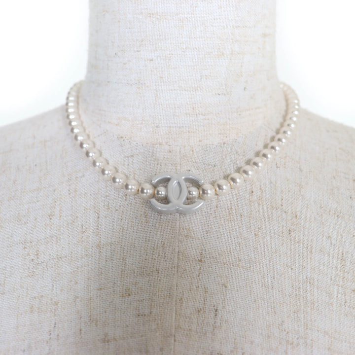 Excellent CHANEL Necklace COCO Mark Faux Pearl Choker white Women B25C ABF105