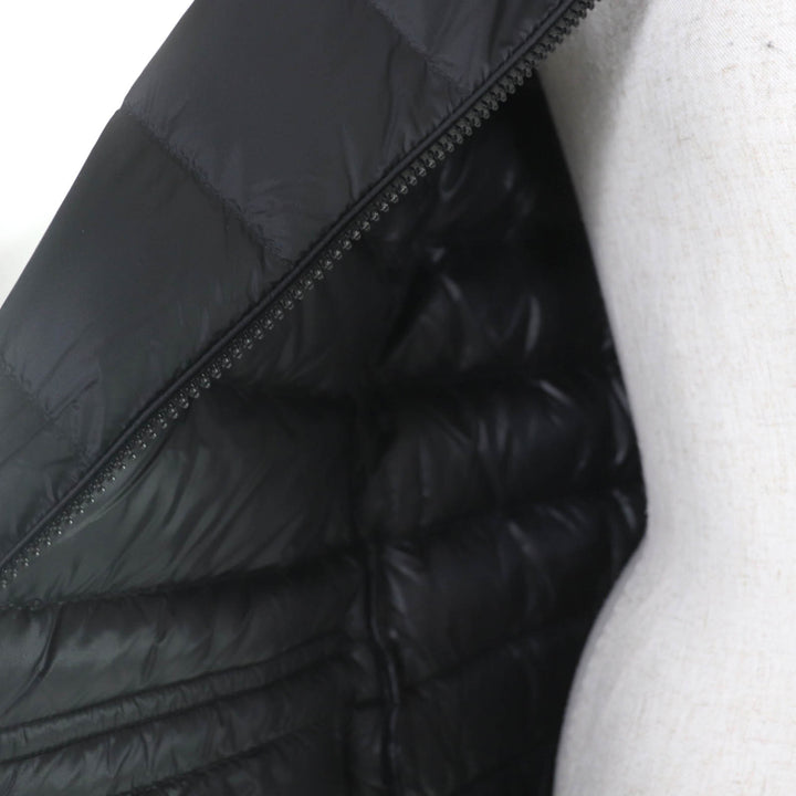Pristine MONCLER down coat SEDAN Logo patch and hood black Nylon Women 0