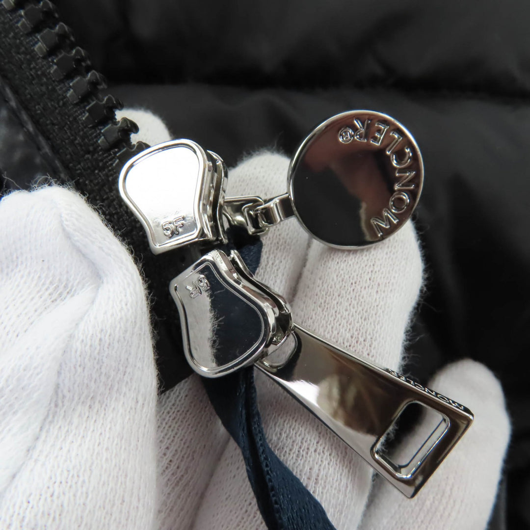 Pristine MONCLER down coat SEDAN Logo patch and hood black Nylon Women 0