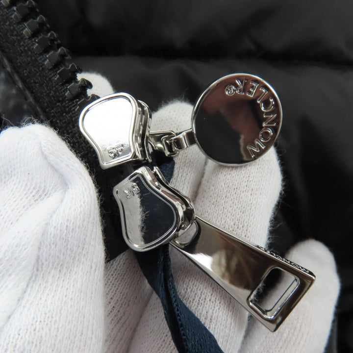 Pristine MONCLER down coat SEDAN Logo patch and hood black Nylon Women 0