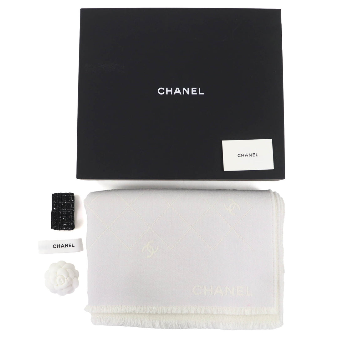 Great CHANEL shawl gray wool Women