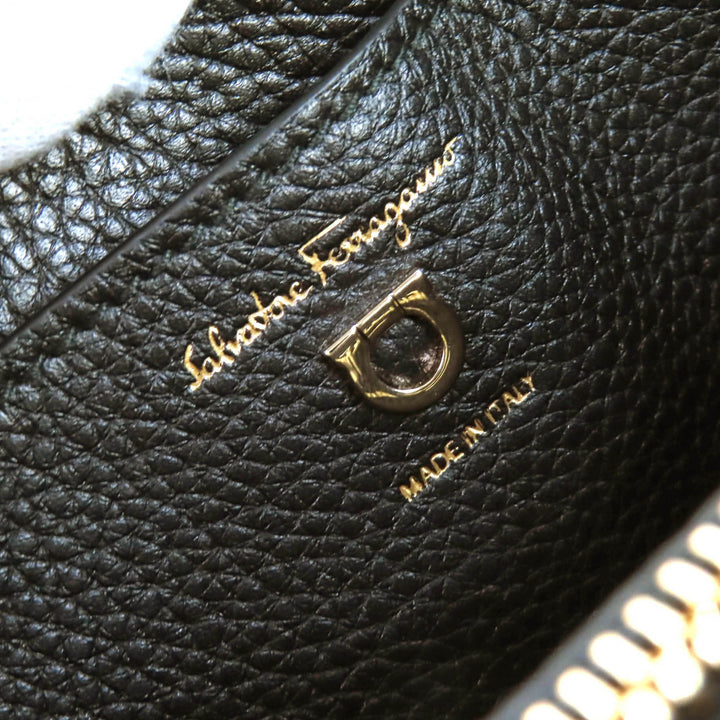 Pristine Salvatore Ferragamo Shoulder Bag studio Gancini leather black 21H886