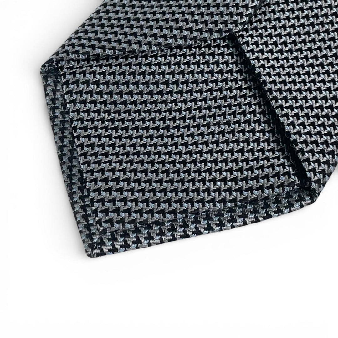 Excellent LOUIS VUITTON tie Cravate LV embroidery gray silk mens M72996