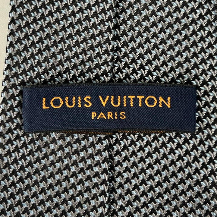 Excellent LOUIS VUITTON tie Cravate LV embroidery gray silk mens M72996