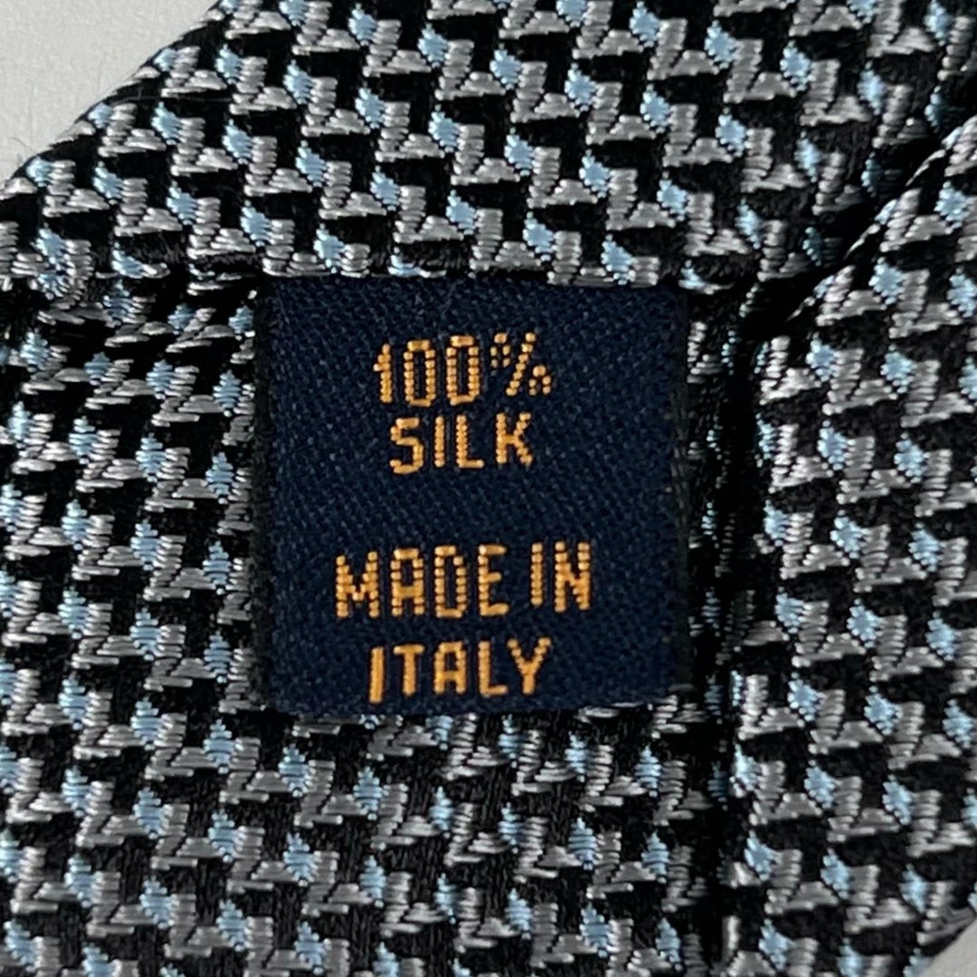 Excellent LOUIS VUITTON tie Cravate LV embroidery gray silk mens M72996