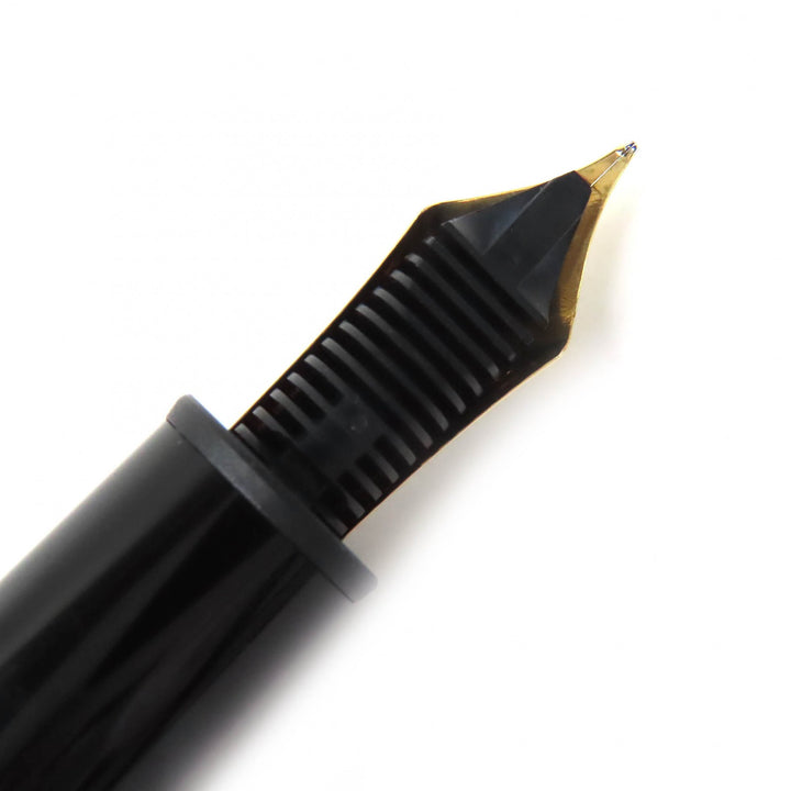 Excellent MONTBLANC fountain pen Meisterstück 146 black 14K mens