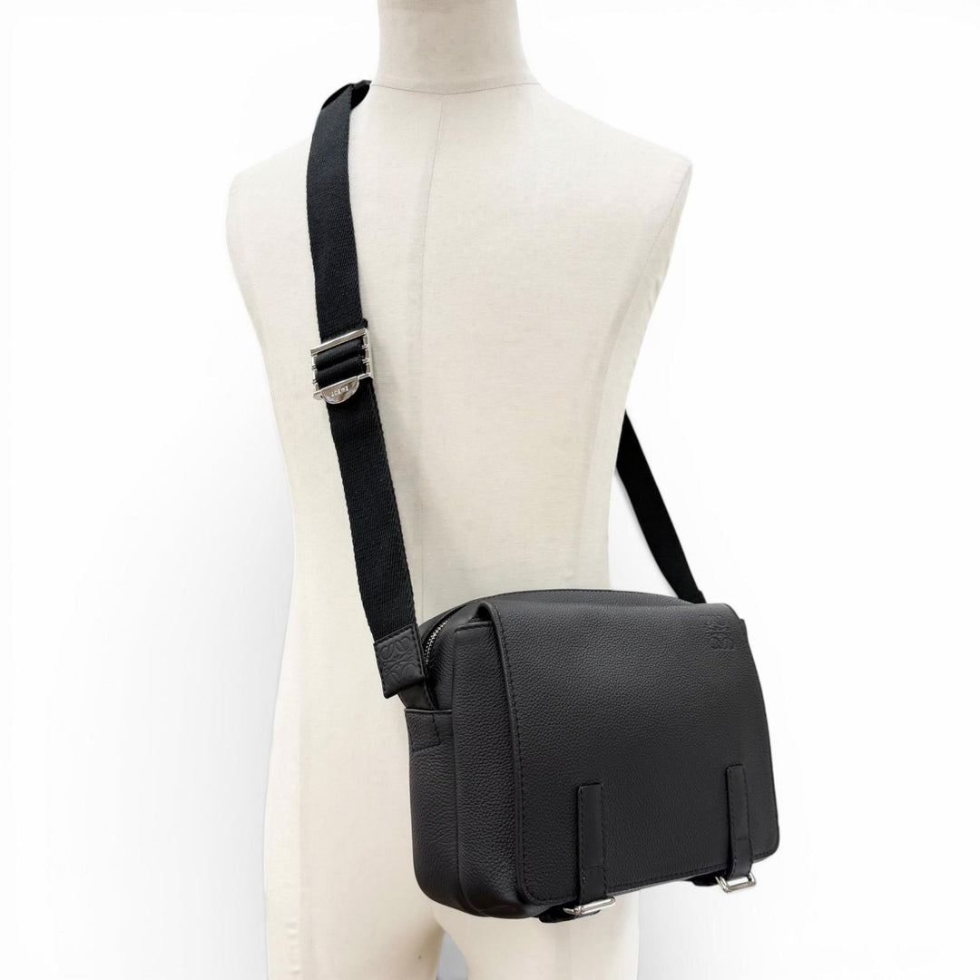 Excellent LOEWE Shoulder Bag black leather mens XS B553A72X22