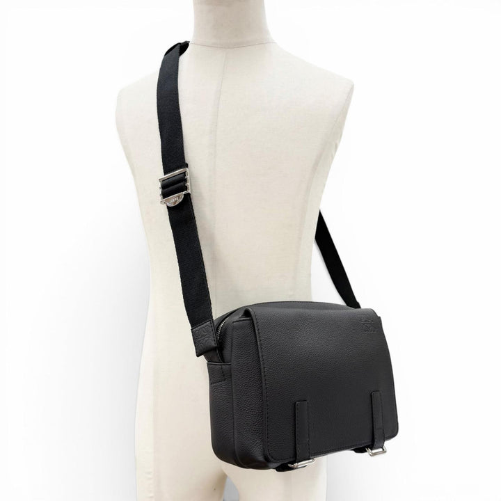 Excellent LOEWE Shoulder Bag black leather mens XS B553A72X22