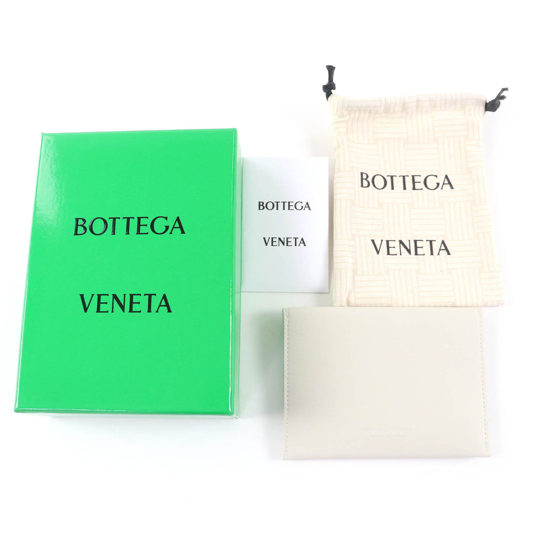 Pristine BOTTEGAVENETA Card Case Logo engraved leather pass case card holder