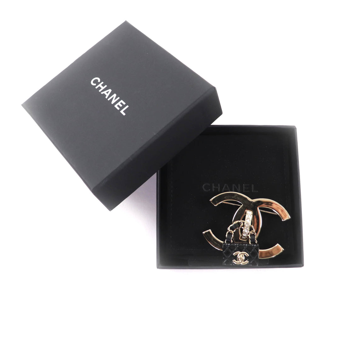 Great CHANEL Brooch COCO Mark bag gold Women B23C