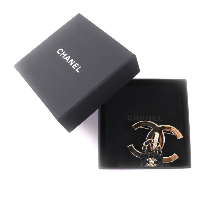 Great CHANEL Brooch COCO Mark bag gold Women B23C