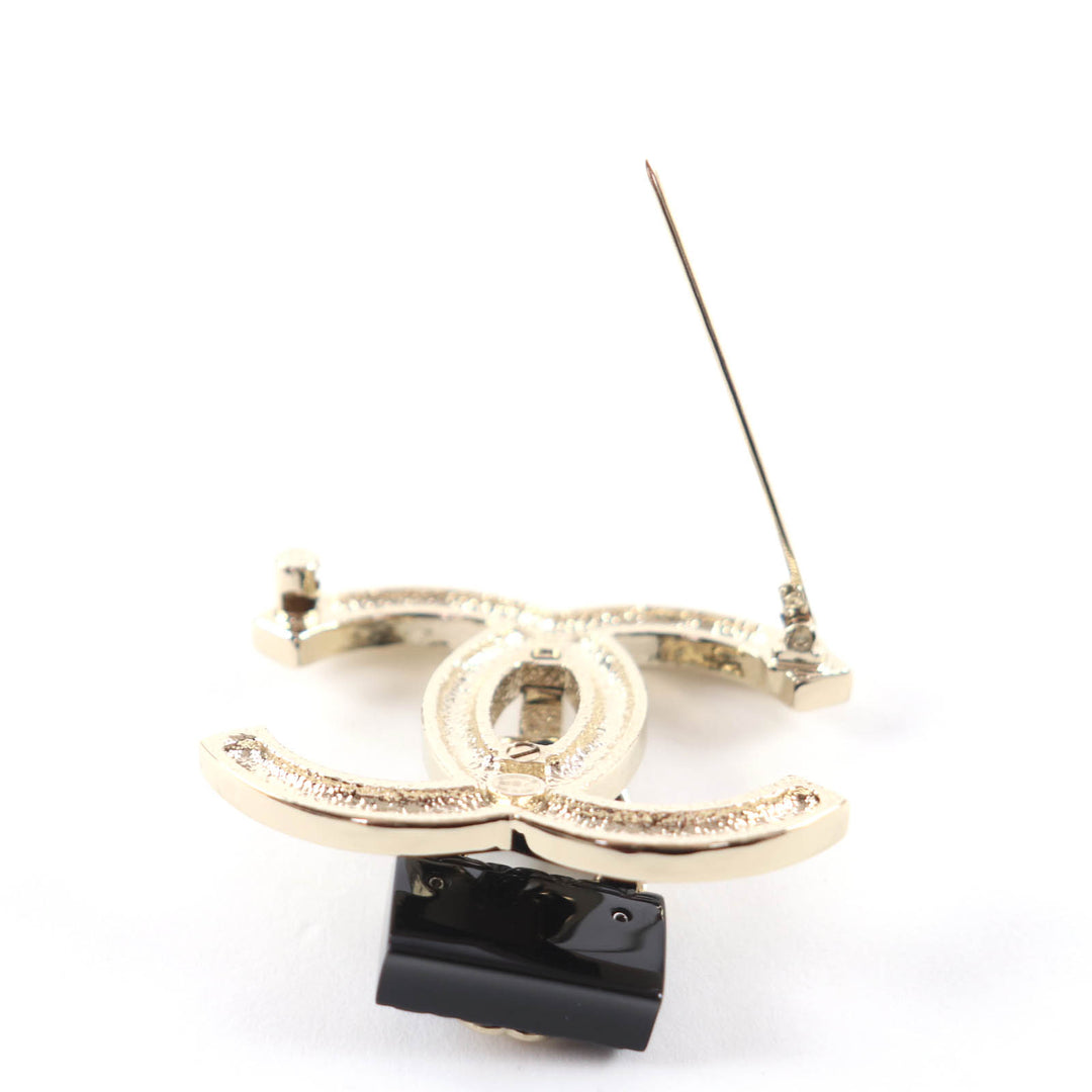 Great CHANEL Brooch COCO Mark bag gold Women B23C
