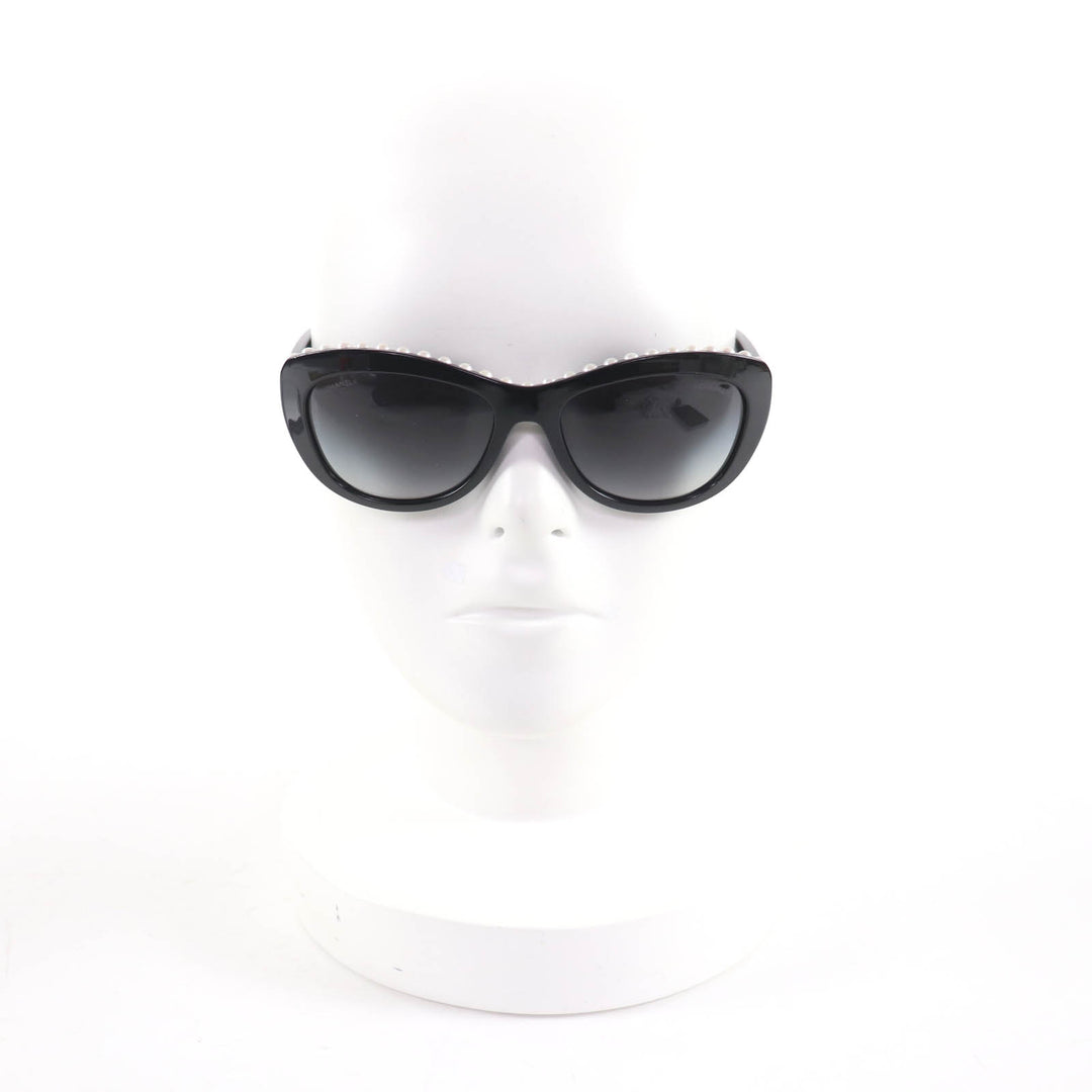 Great CHANEL sunglasses Logo with fake pearls black plastic Women 6038-H
