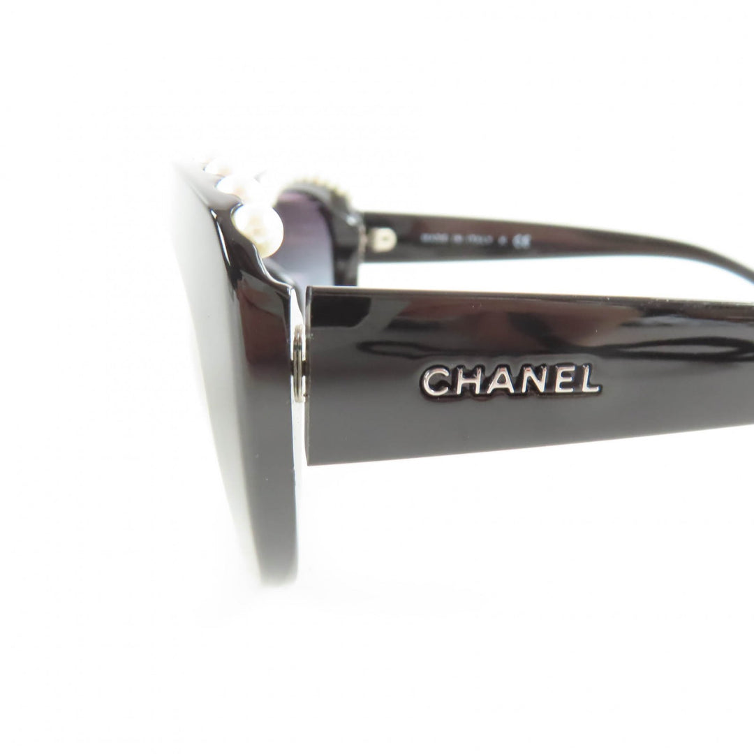 Great CHANEL sunglasses Logo with fake pearls black plastic Women 6038-H