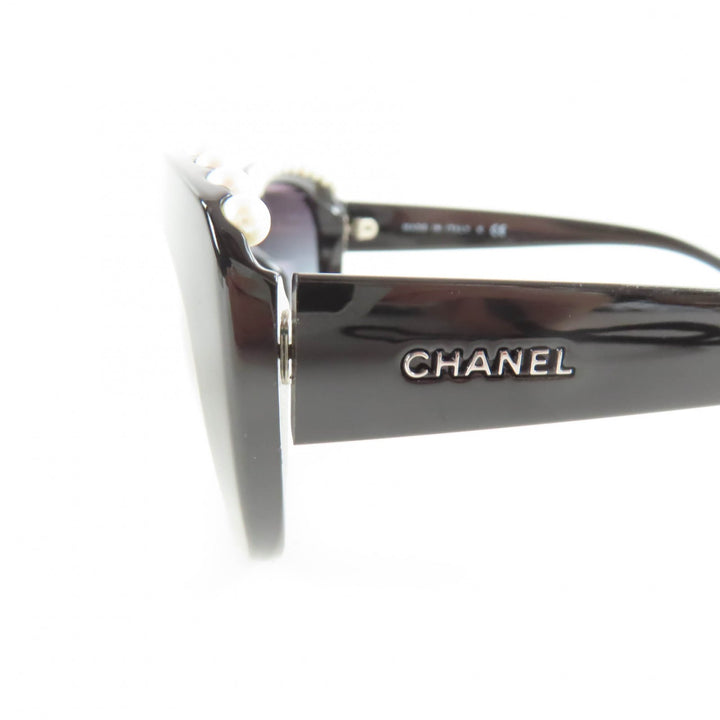 Great CHANEL sunglasses Logo with fake pearls black plastic Women 6038-H