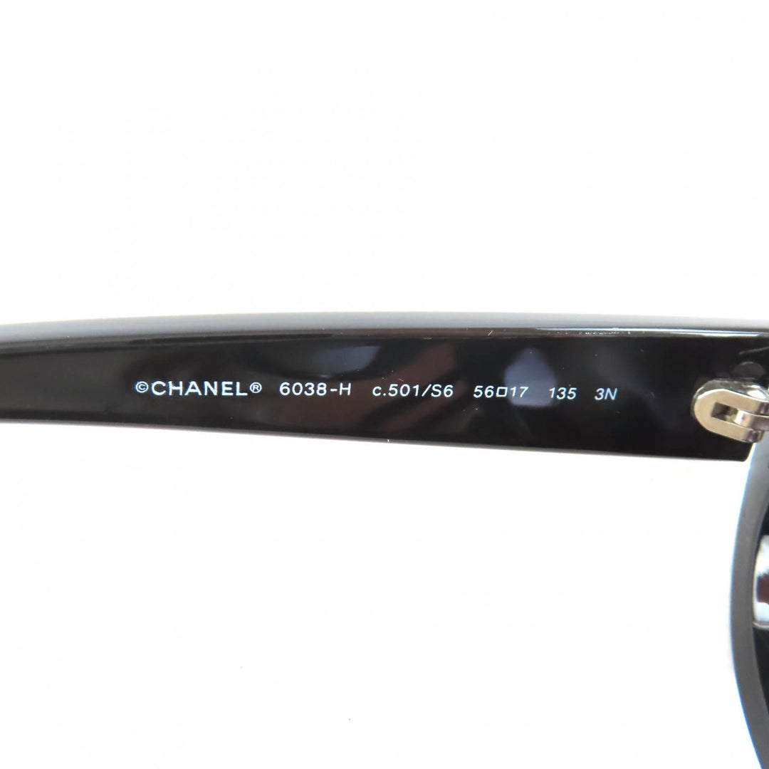 Great CHANEL sunglasses Logo with fake pearls black plastic Women 6038-H