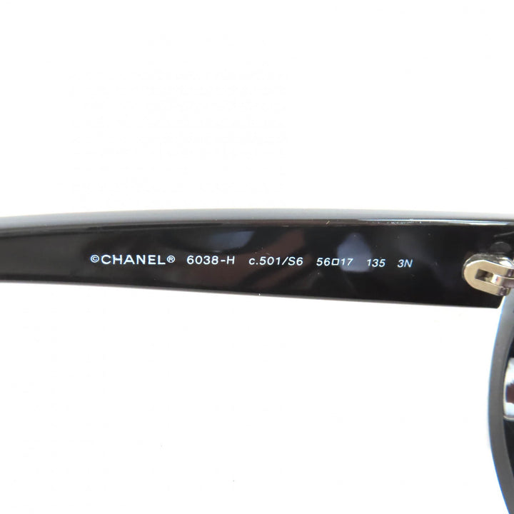 Great CHANEL sunglasses Logo with fake pearls black plastic Women 6038-H