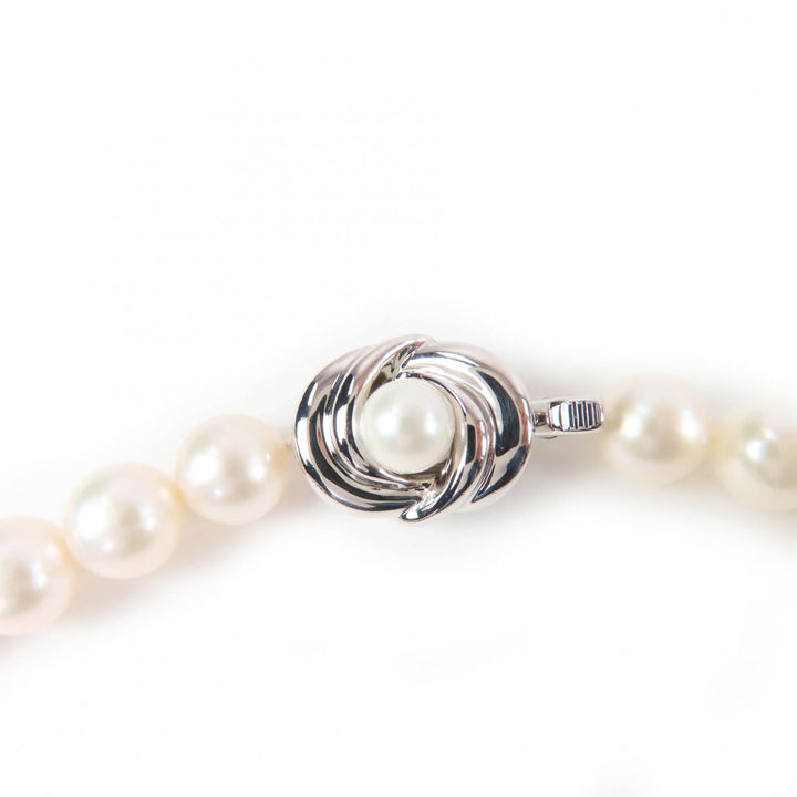 Excellent TASAKI Necklace Pearl size approximately 0.3 inches white Pearl Women