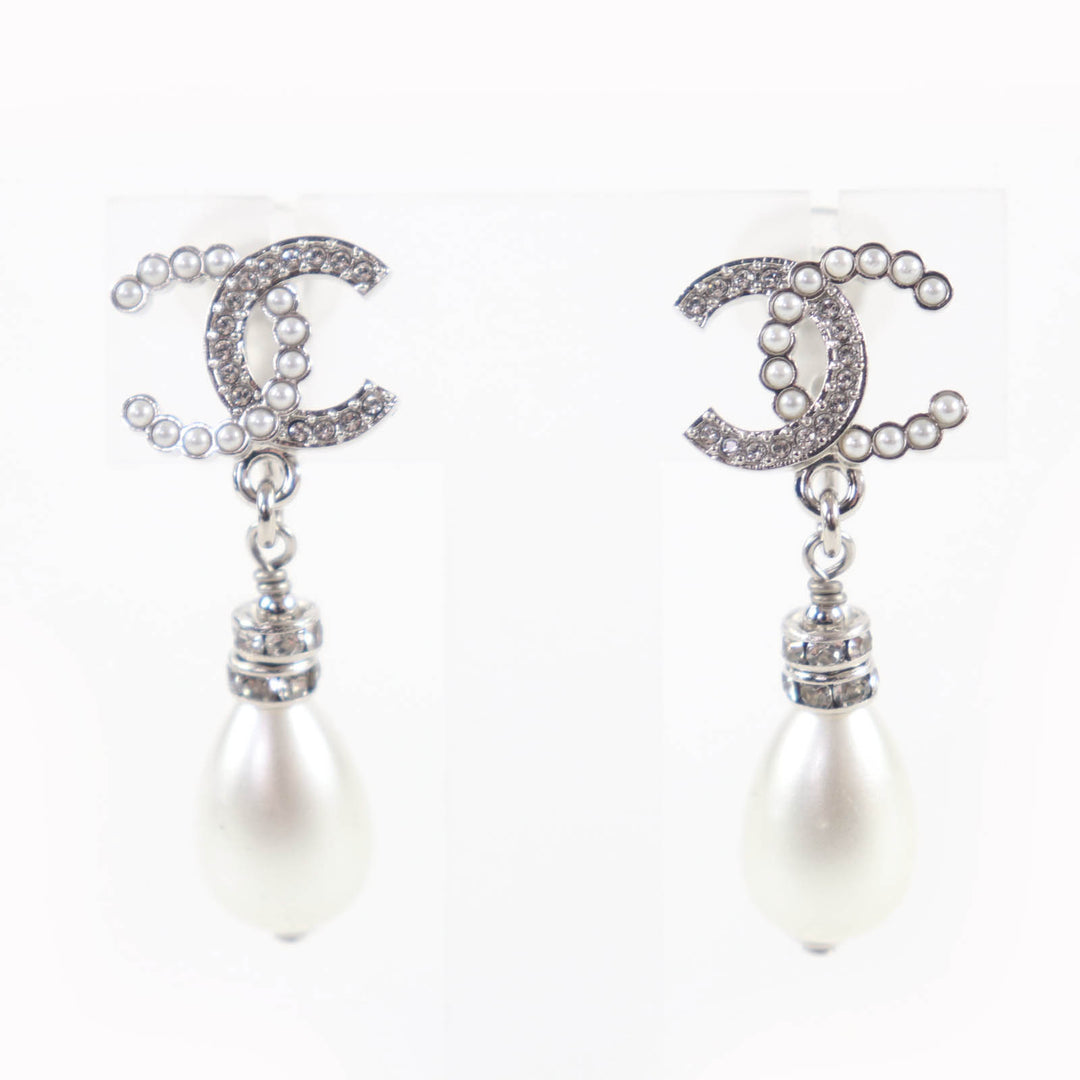 Excellent CHANEL Earring Silver Women B24S