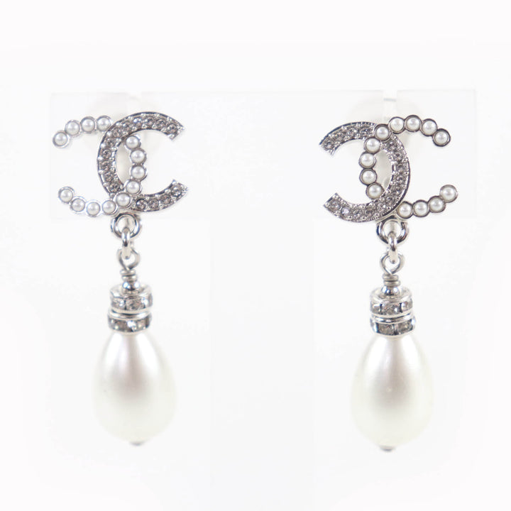 Excellent CHANEL Earring Silver Women B24S