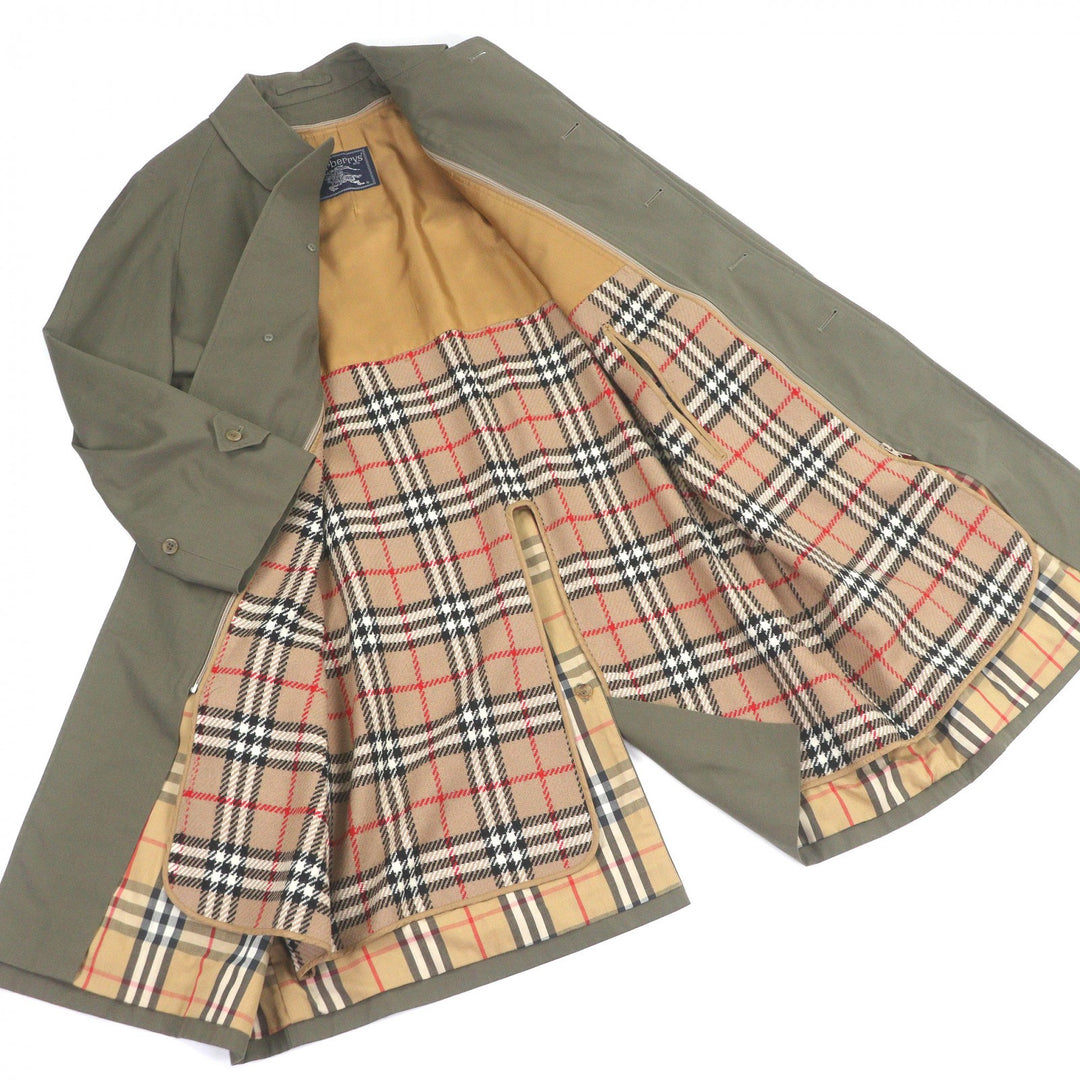 Great Burberrys coat Nova check pattern lining with fly front khaki