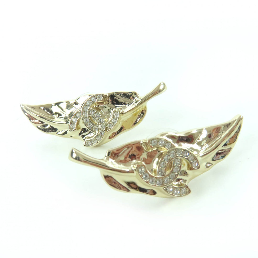 Excellent CHANEL Pierce COCO Mark Leaf Design Rhinestone gold Women I25A