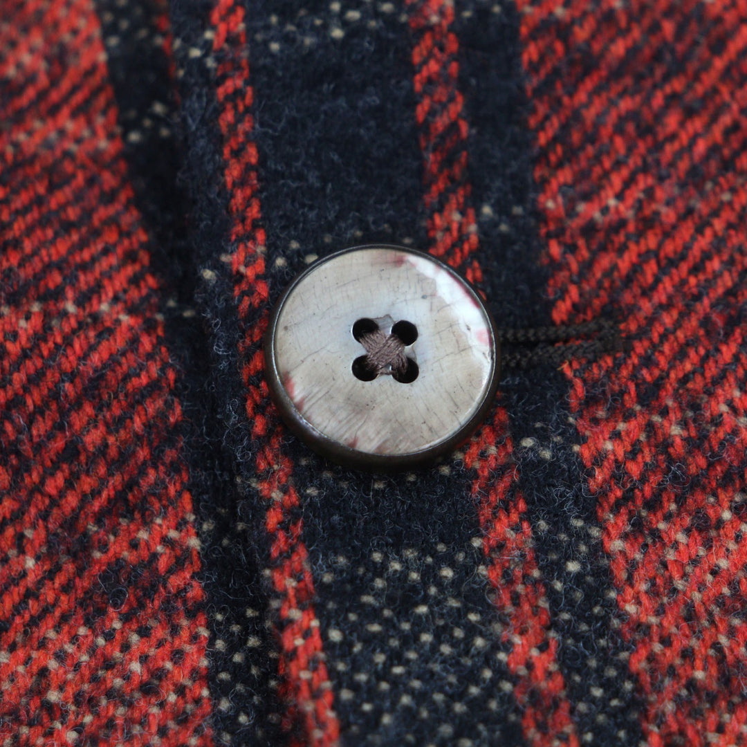 Excellent Gabriele Pasini tailored jacket Skull lapel pin, peak lapel, men 50