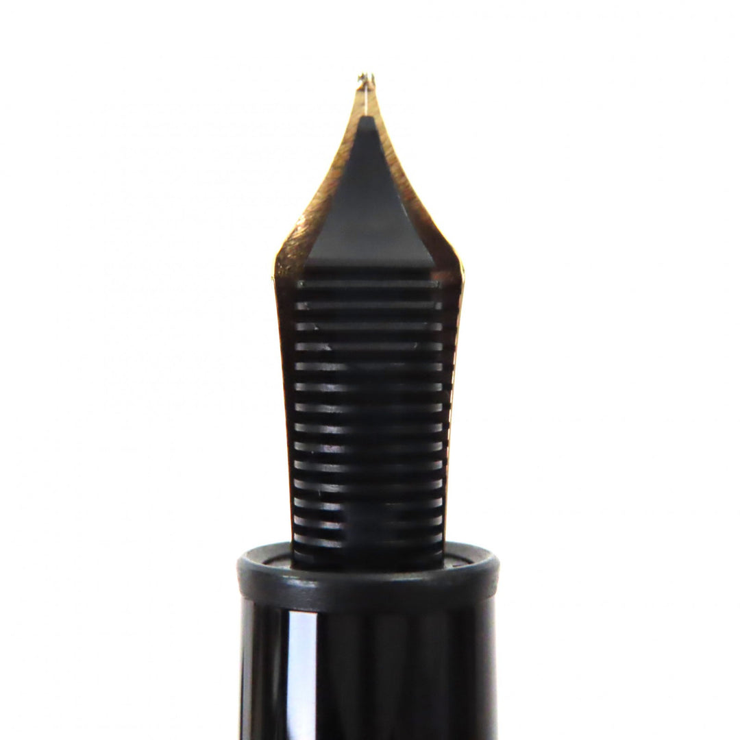 Great MONTBLANC fountain pen Meisterstück 147 Traveler white star black 14K mens