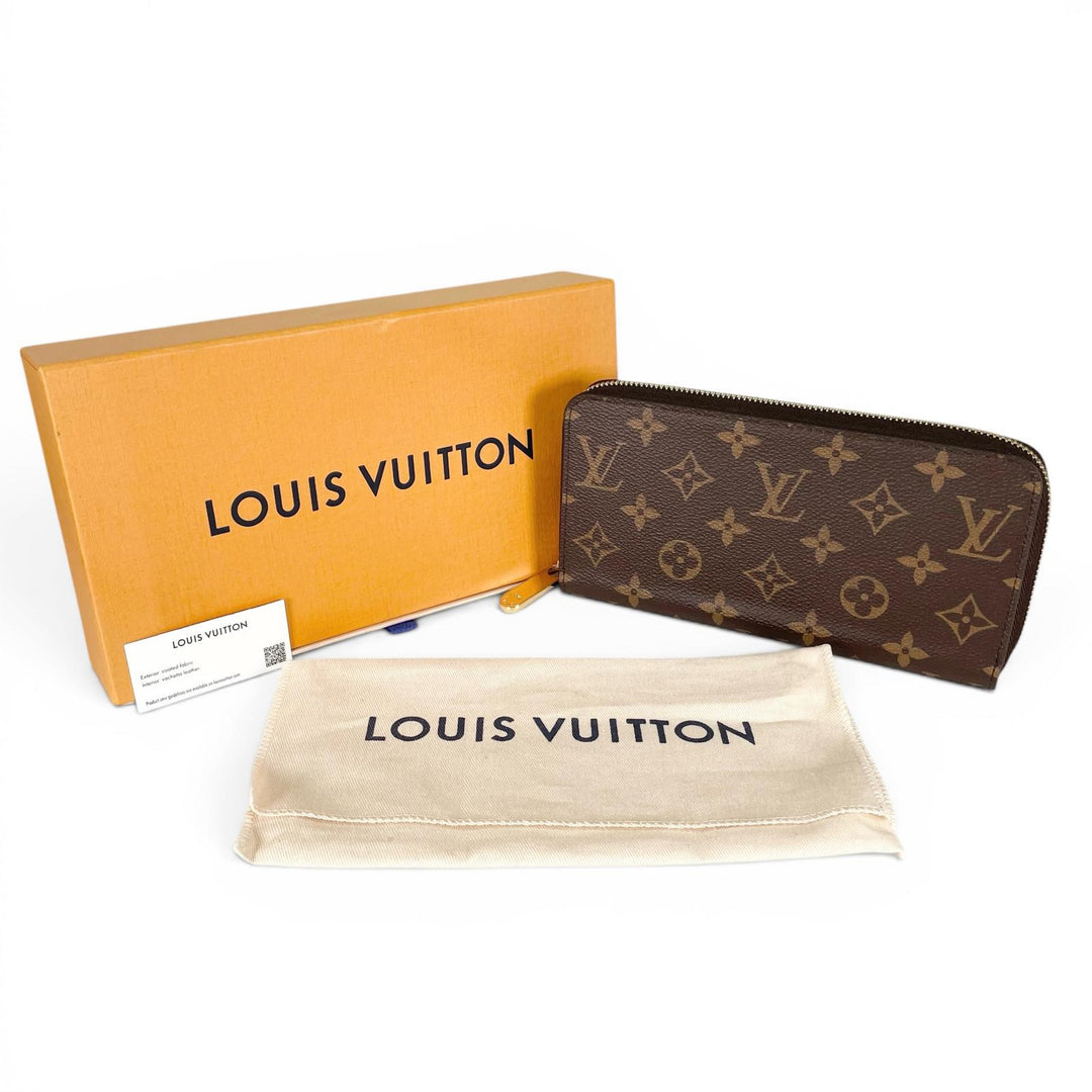 Pristine LOUIS VUITTON Purse Zippy wallet Brown Monogram canvas Women M42616