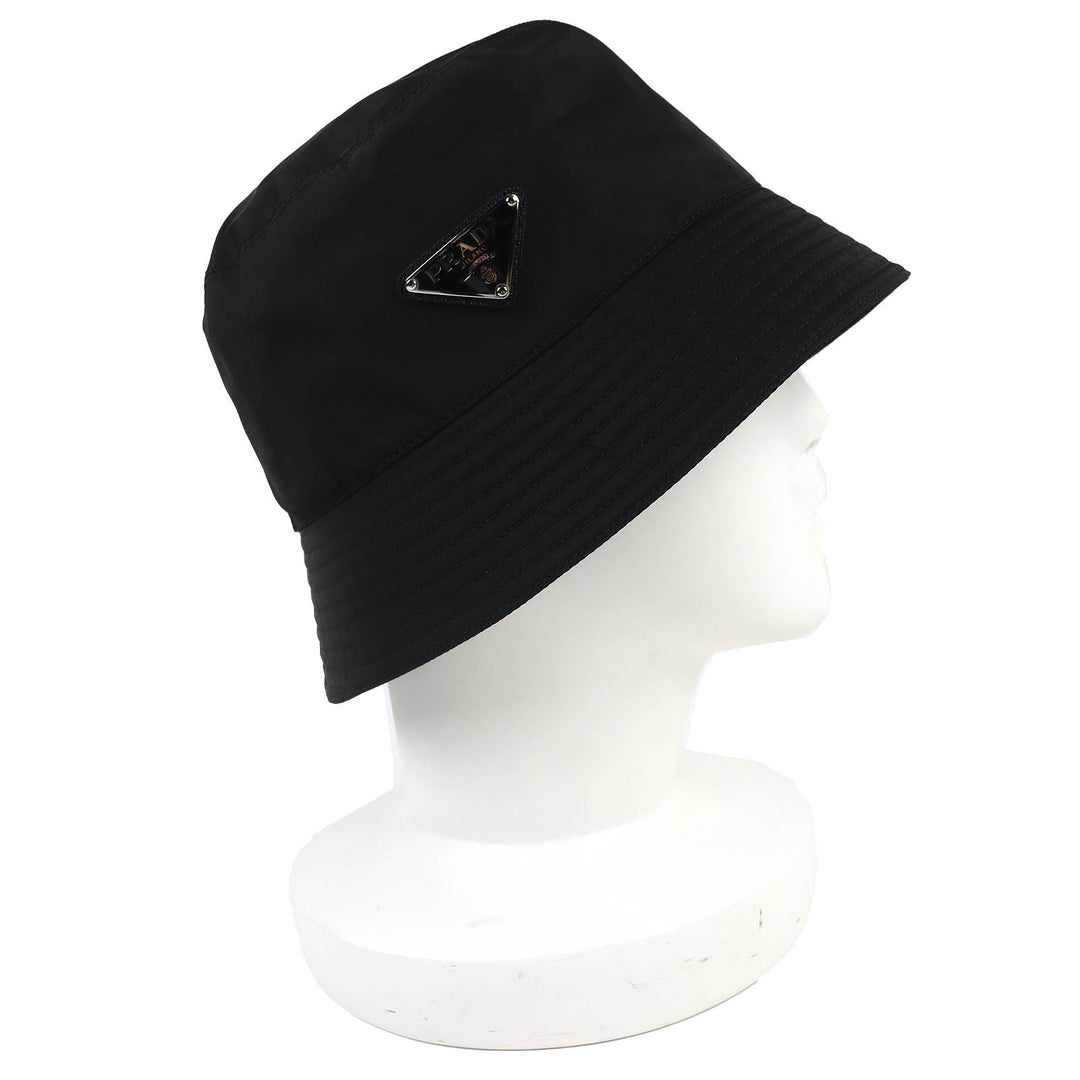 Excellent PRADA Triangle logo triangular plate RE-NYLON buckethat black M 2HC137