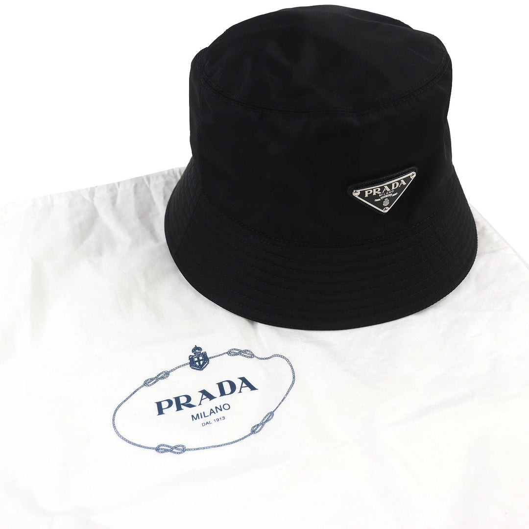 Excellent PRADA Triangle logo triangular plate RE-NYLON buckethat black M 2HC137