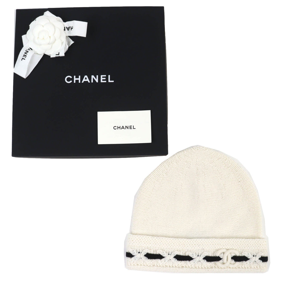 Pristine CHANEL Knit cap COCO Mark Knit hat white cashmere Women AAB112