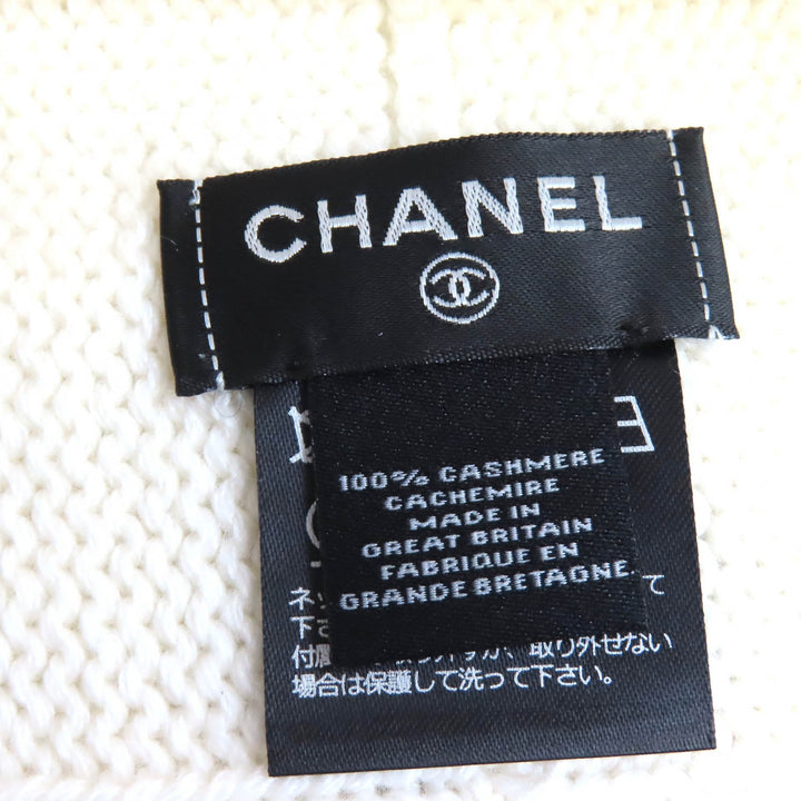 Pristine CHANEL Knit cap COCO Mark Knit hat white cashmere Women AAB112