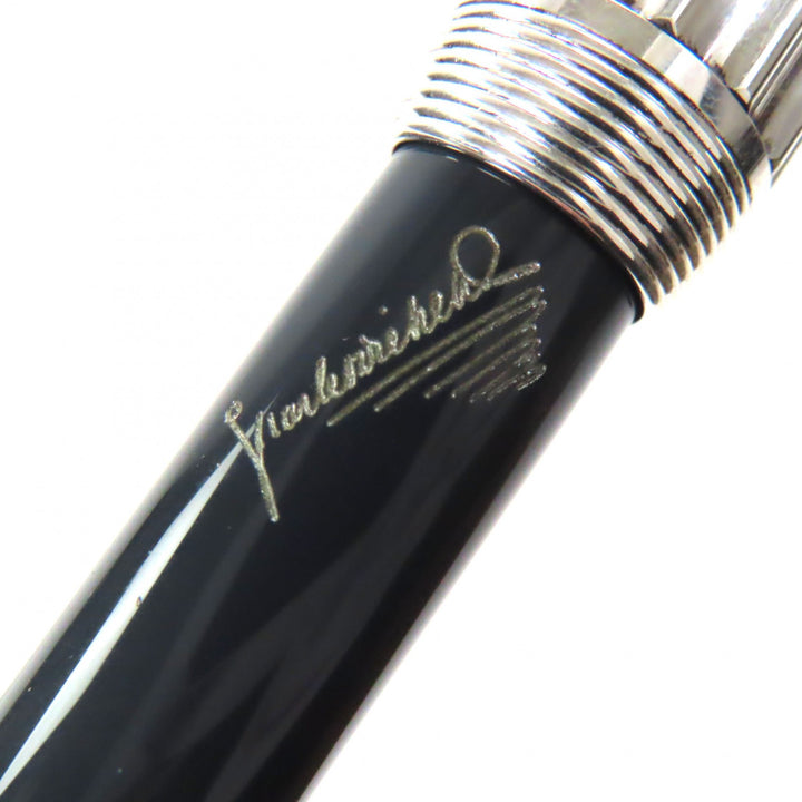 Great MONTBLANC fountain pen Writers Series 2001 Charles Dickens green AG925