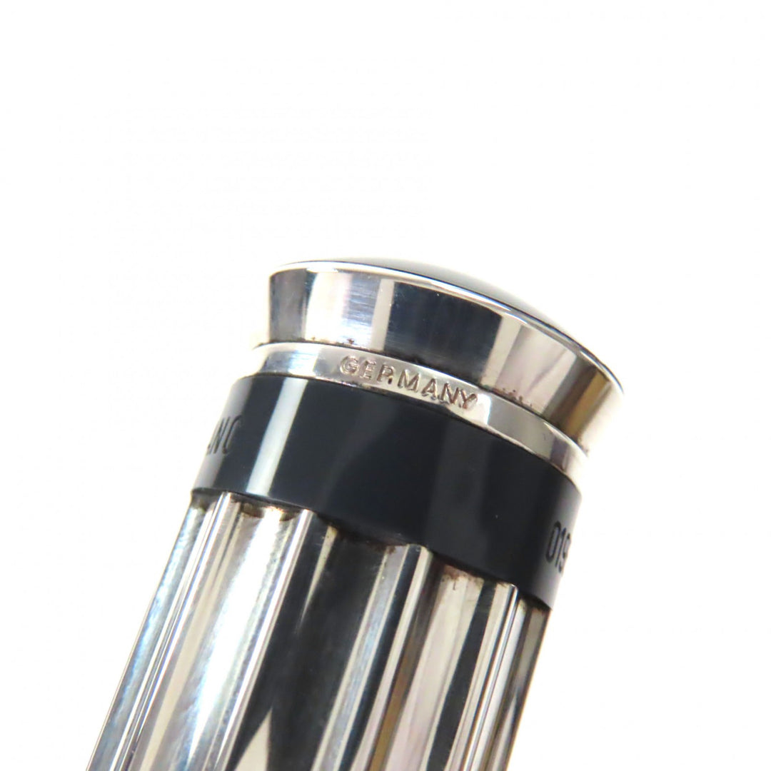 Great MONTBLANC fountain pen Writers Series 2001 Charles Dickens green AG925