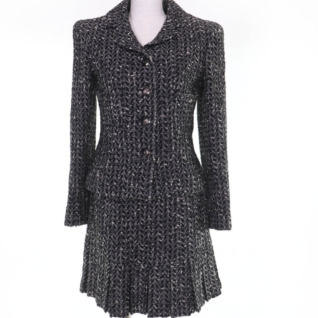 Excellent CHANEL two-piece set COCO Button Tweed Jacket Skirt 38 97A P09701