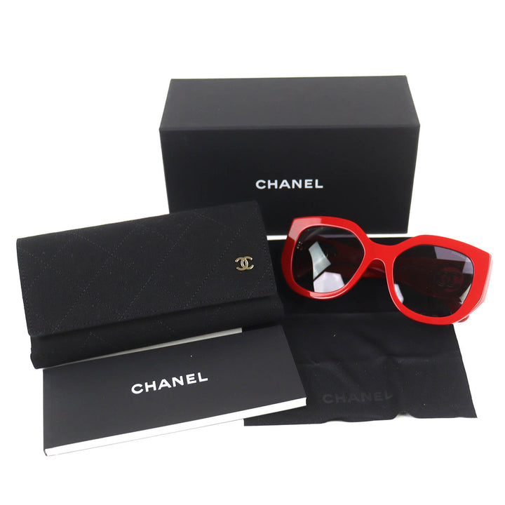 Excellent CHANEL Butterfly Shape Sunglasses COCO Mark Red Women 5550-A