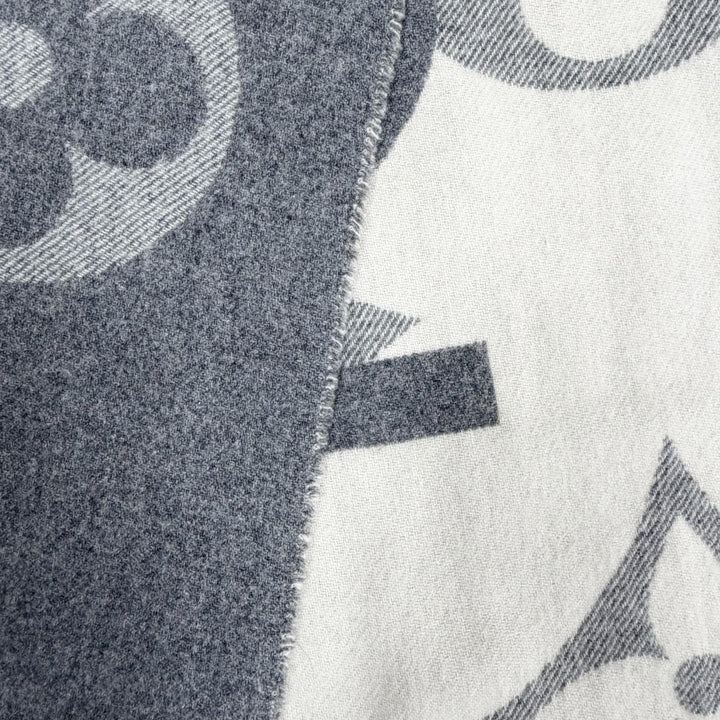 Excellent LOUIS VUITTON Scarf Echarpe Monogram Capital gray Women M73455