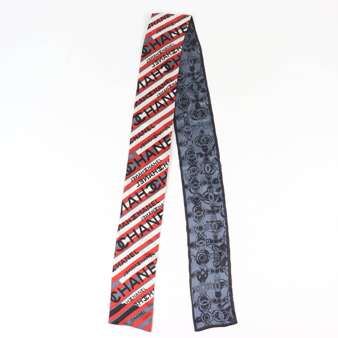 Excellent CHANEL scarf reversible COCO logo multicolor silk Women