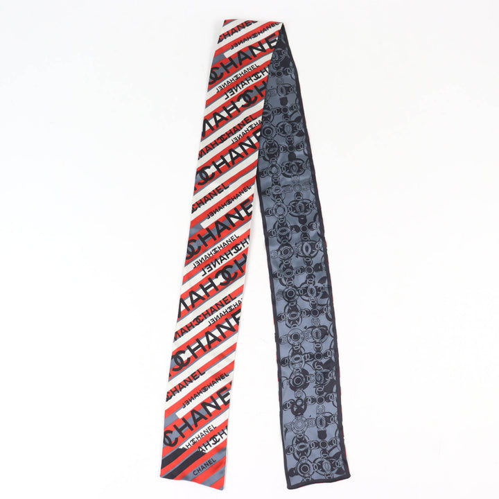 Excellent CHANEL scarf reversible COCO logo multicolor silk Women