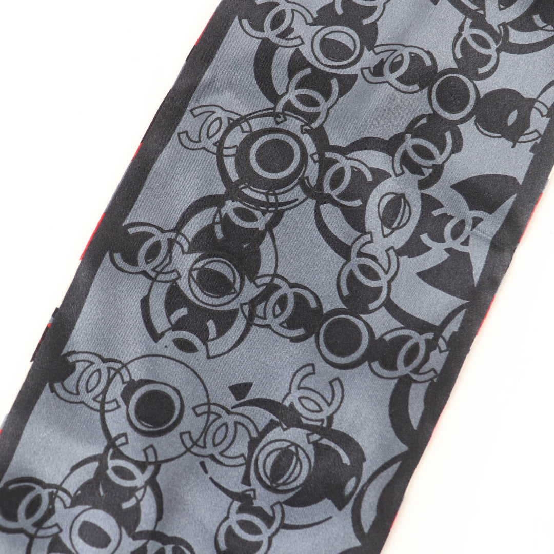 Excellent CHANEL scarf reversible COCO logo multicolor silk Women