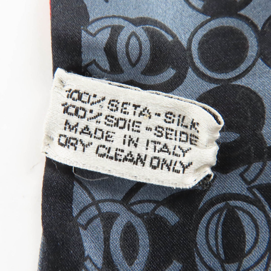 Excellent CHANEL scarf reversible COCO logo multicolor silk Women