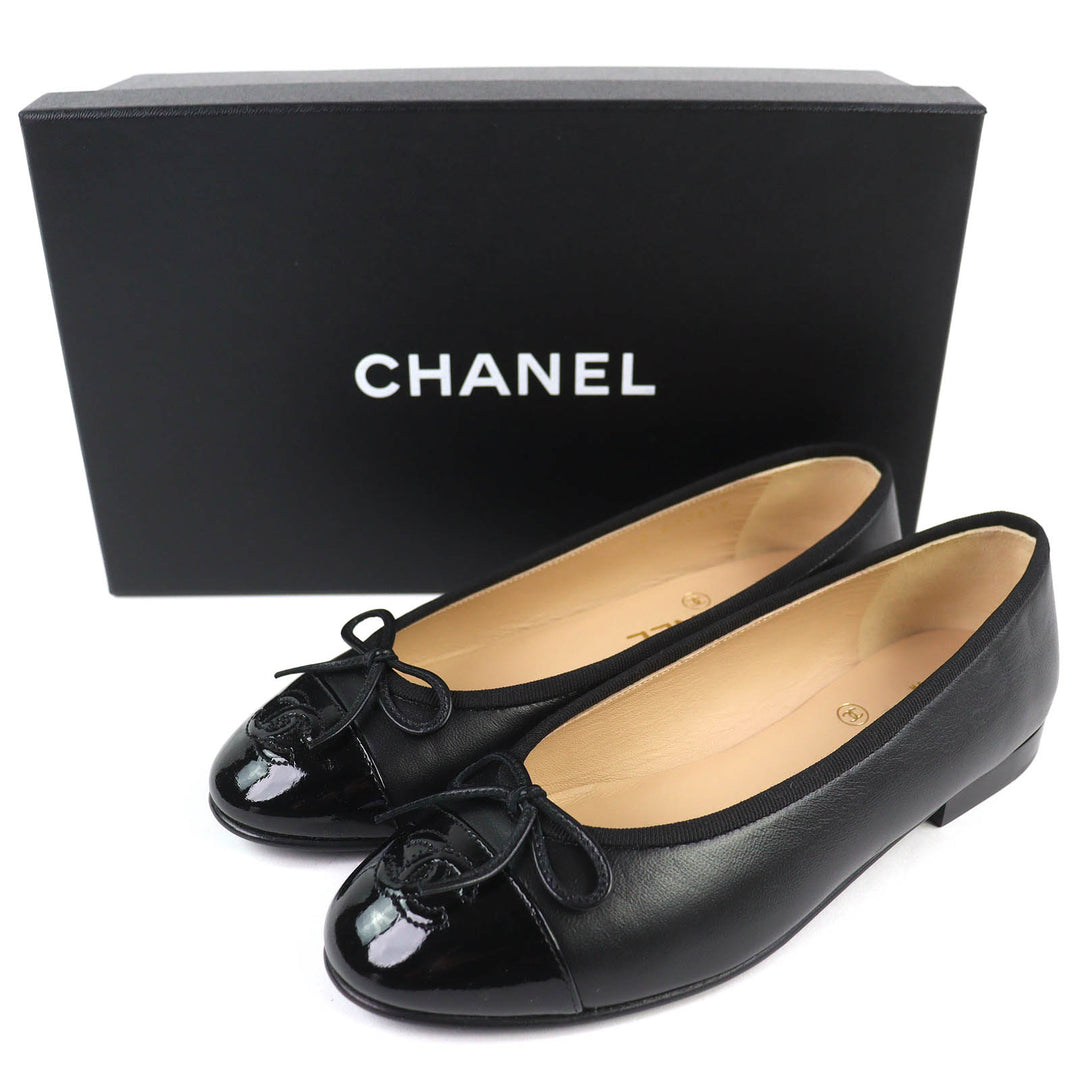 Pristine CHANEL pumps ballerina COCO Mark Ribbon Patent Leather Flats 36 G02819