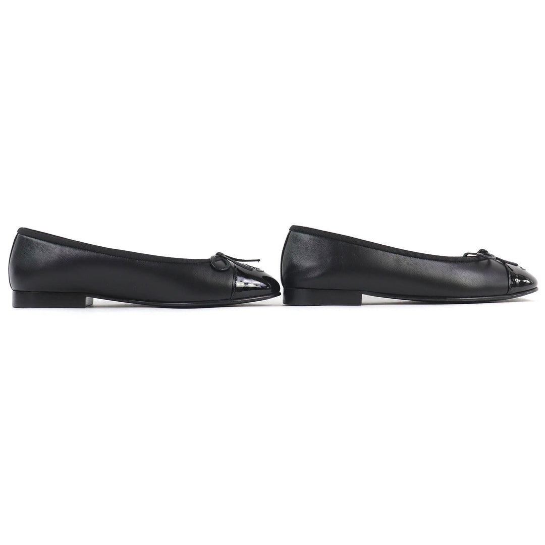 Pristine CHANEL pumps ballerina COCO Mark Ribbon Patent Leather Flats 36 G02819