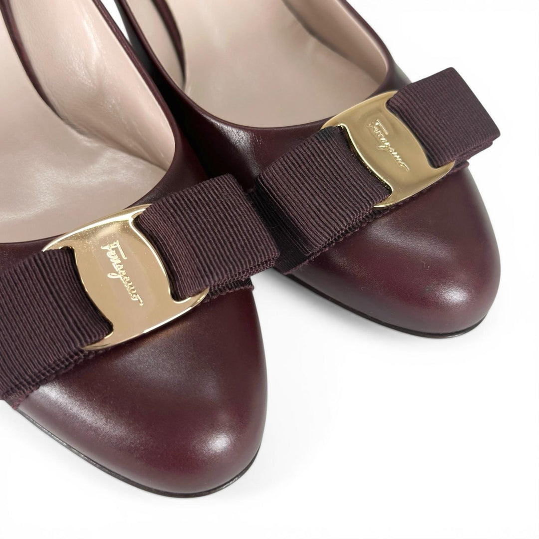 Pristine Salvatore Ferragamo pumps CARLA 55 Vara ribbon Brown leather Women 6.5