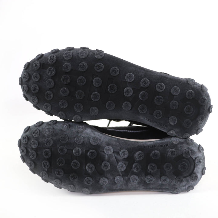 Pristine CHANEL Low cut sneakers Logo design black leather 36 G34086