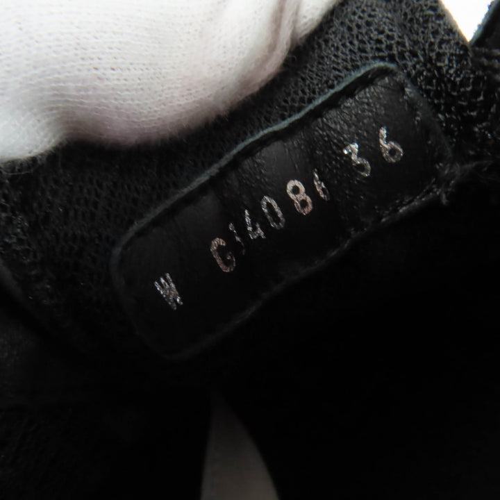 Pristine CHANEL Low cut sneakers Logo design black leather 36 G34086