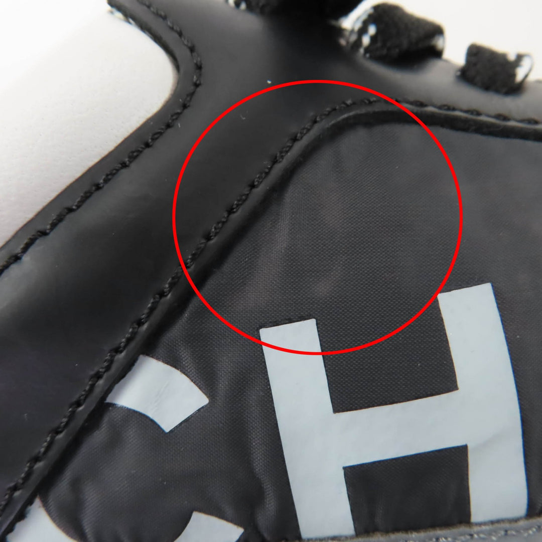 Pristine CHANEL Low cut sneakers Logo design black leather 36 G34086